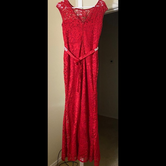 Red long dress - Picture 1 of 4